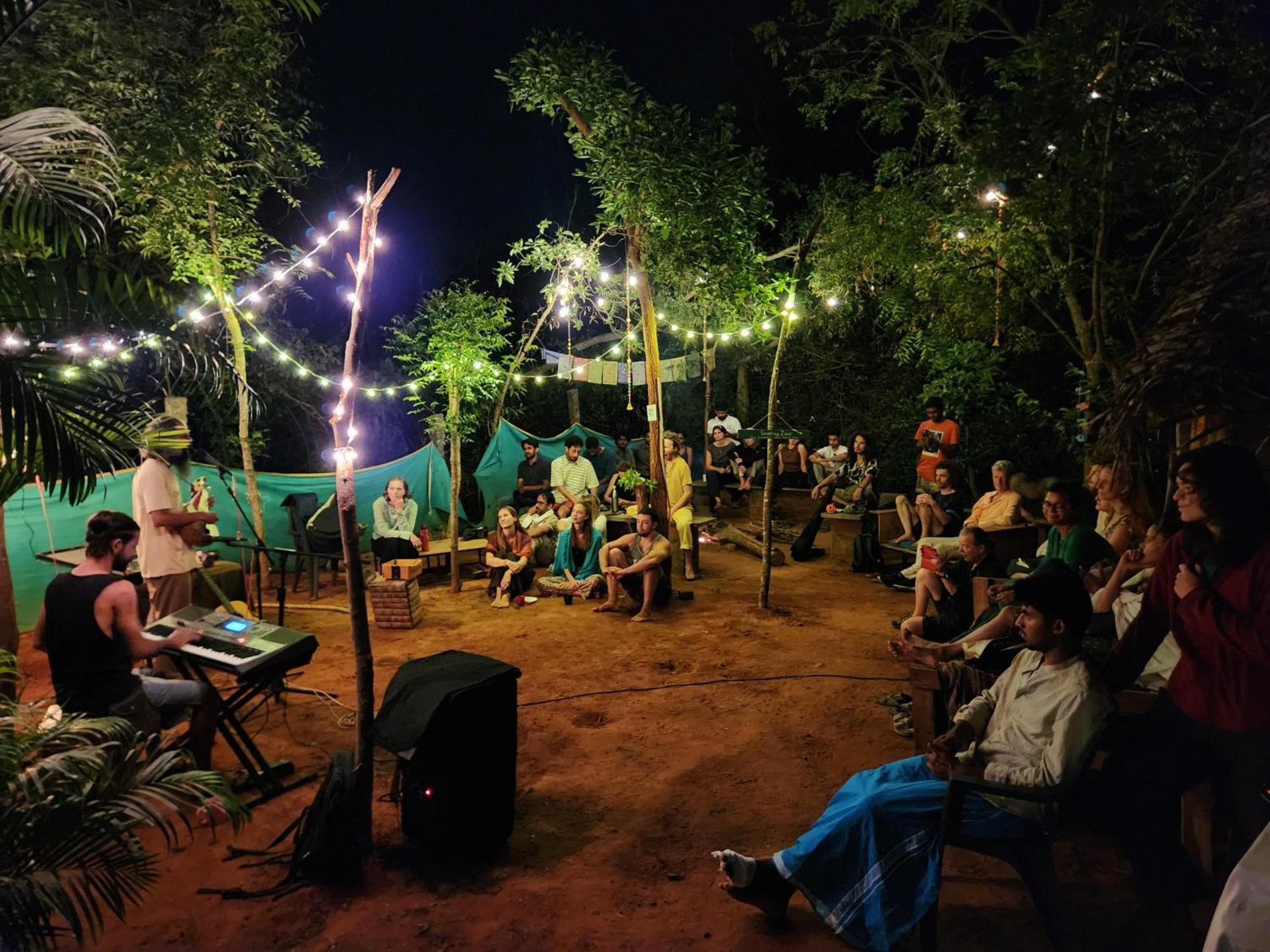Nebula Nest Cafe & Hostel Auroville Kültér fotó